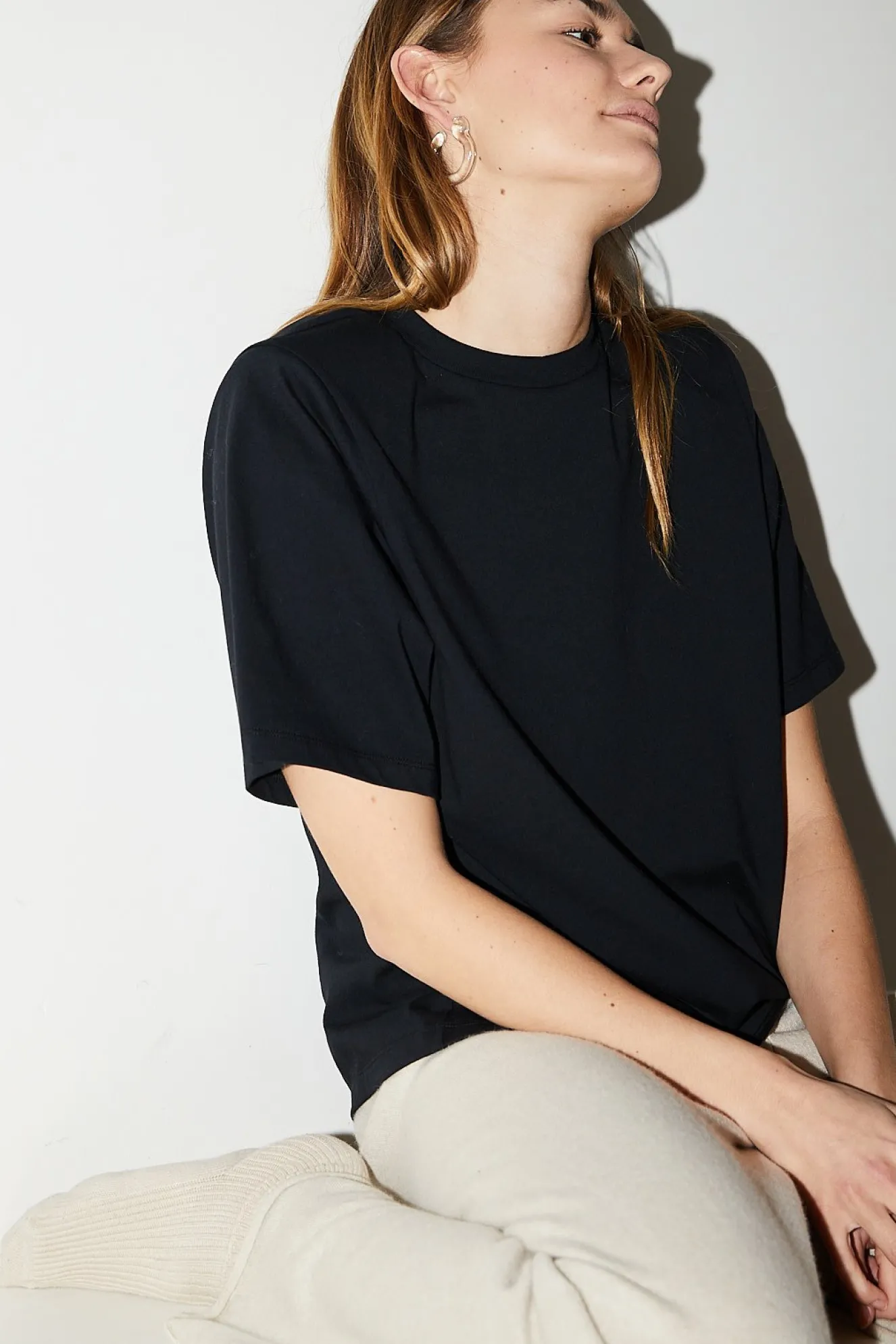 annika_inez_kgfglassy_hoo_0.webp Annika Inez 14K/GF-Glassy Hoop