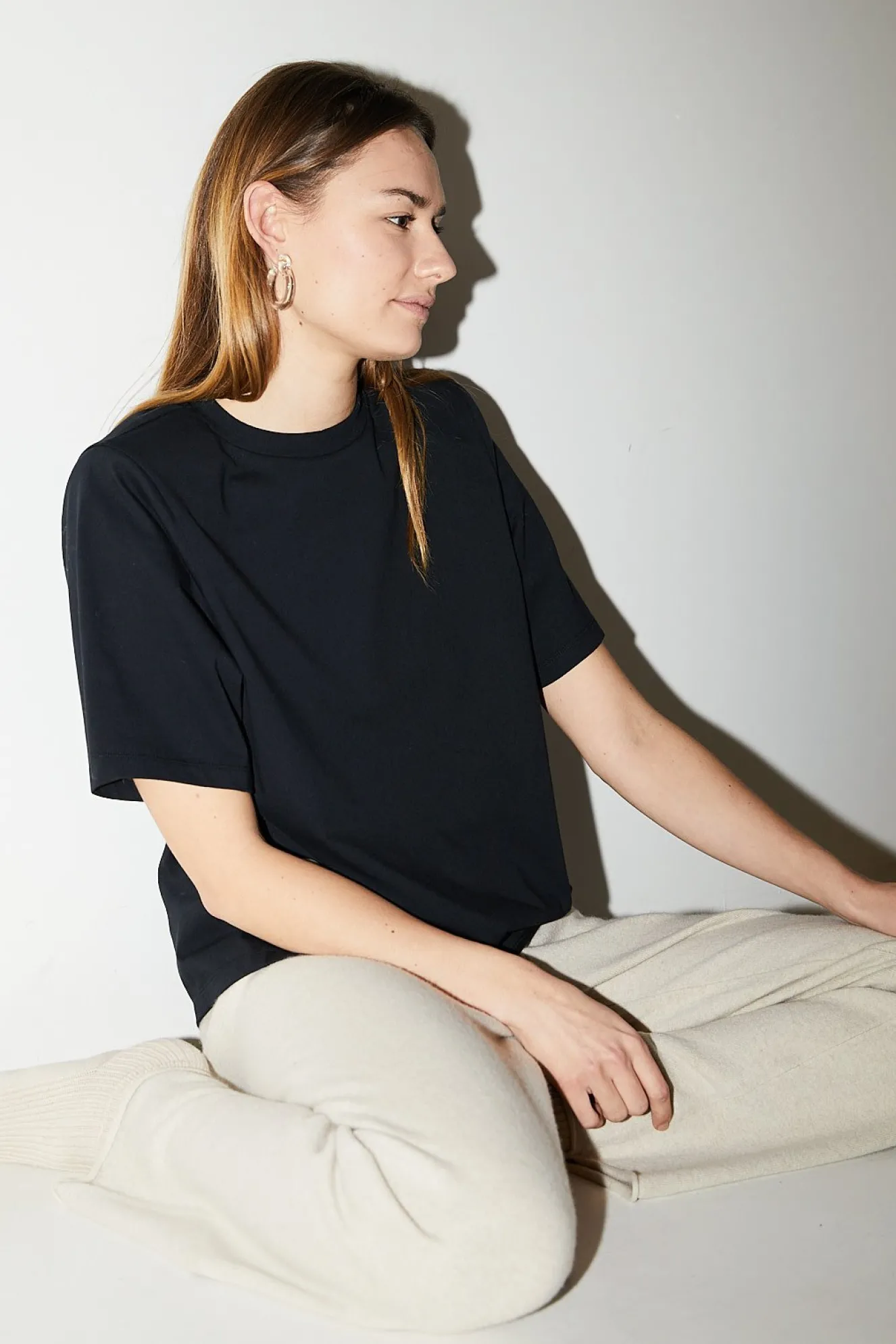 annika_inez_kgfglassy_hoo_2.webp Annika Inez 14K/GF-Glassy Hoop