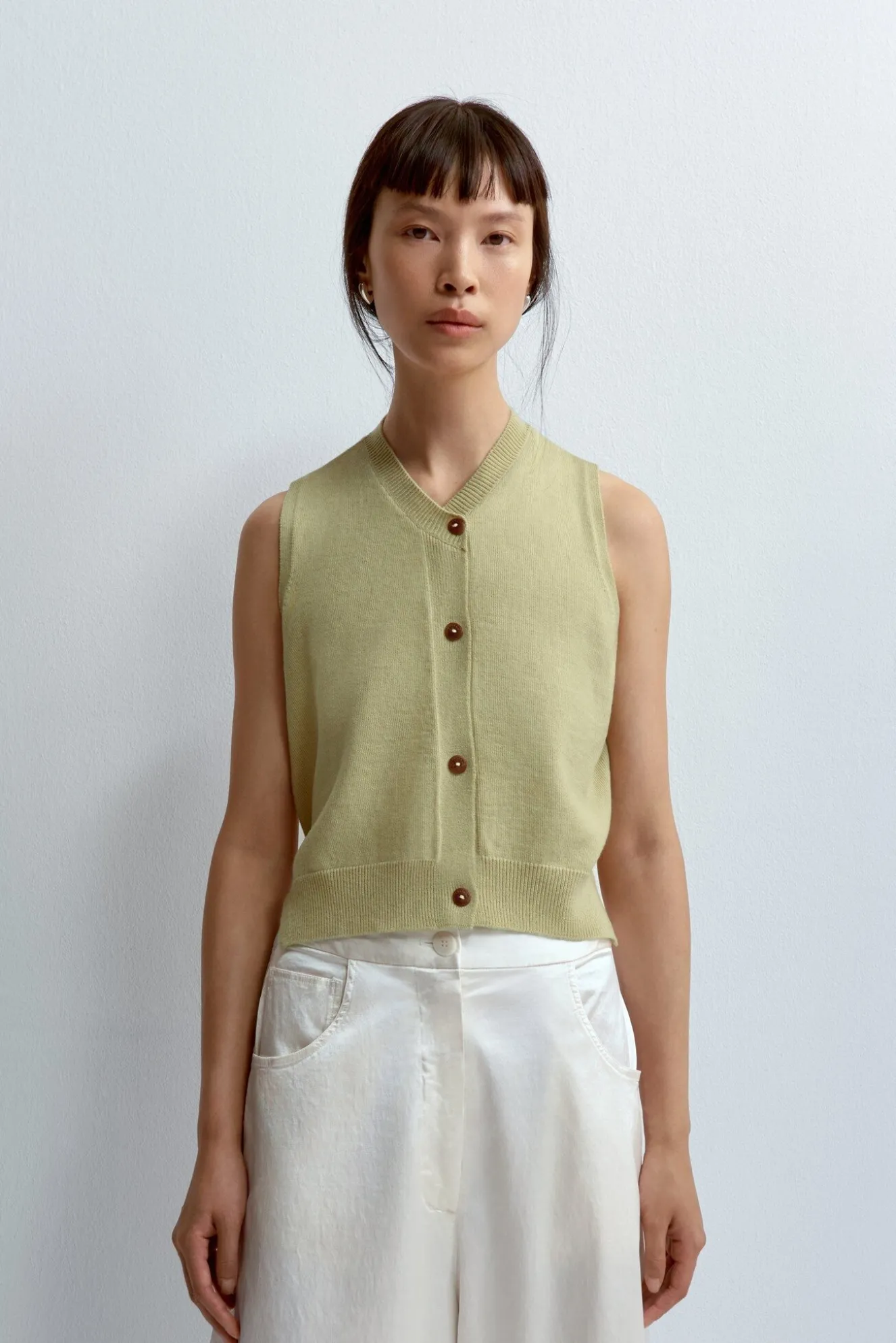cordera_merino_wool_waist_1.webp Cordera Merino wool waistcoat