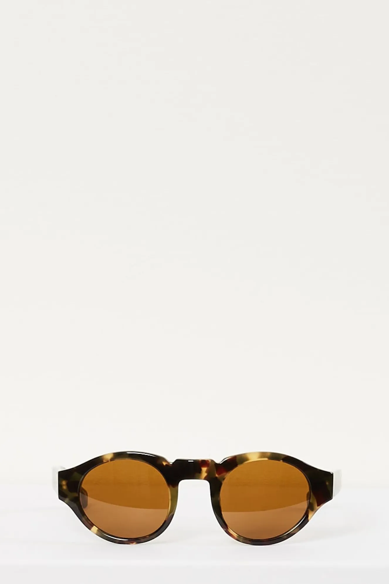 dries_van_noten_dark_tshe_0.webp Dries van Noten dark t-shell sunglasses