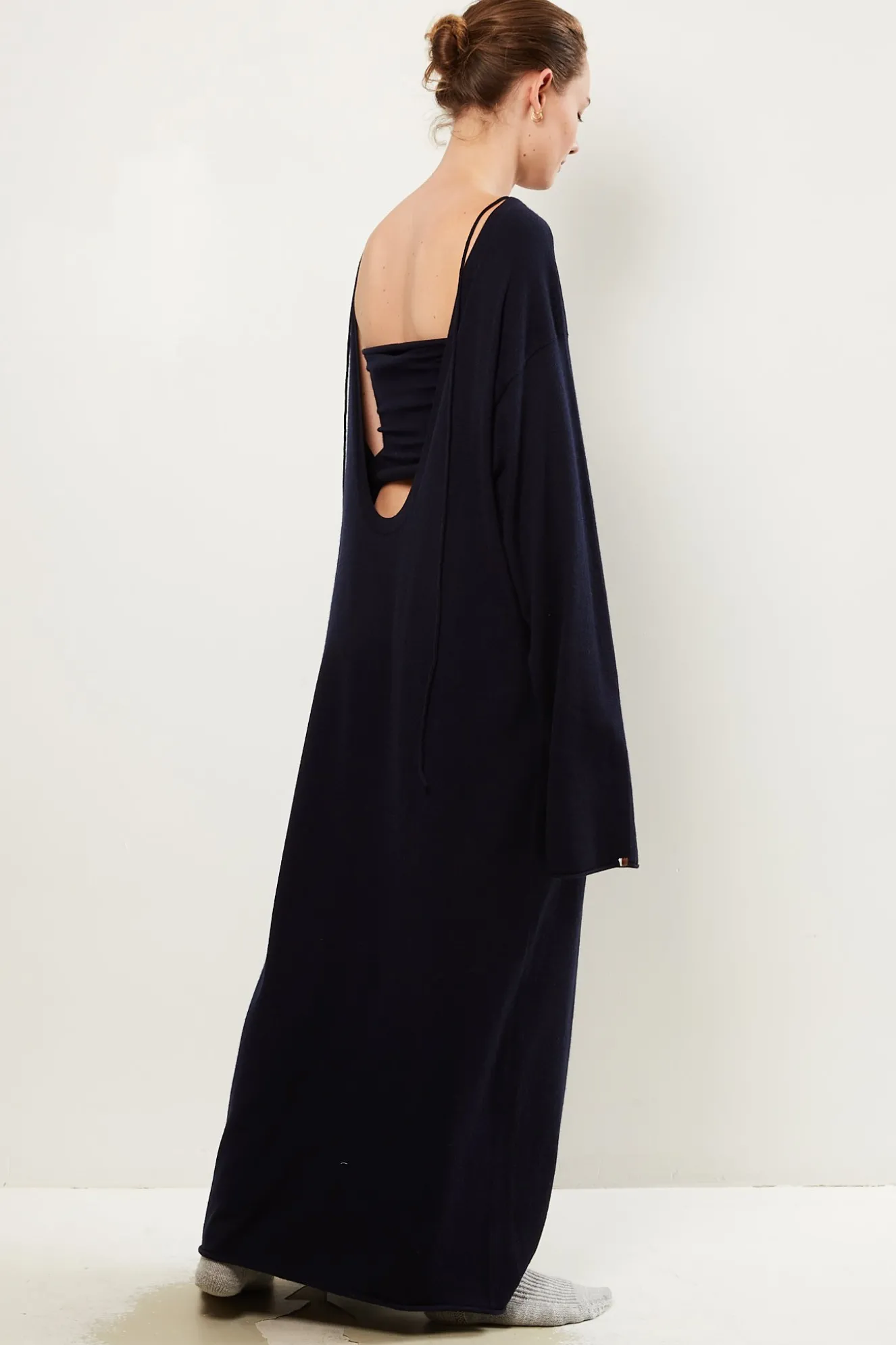 extreme_cashmere_scoop_dr_0.webp Extreme cashmere Scoop dress