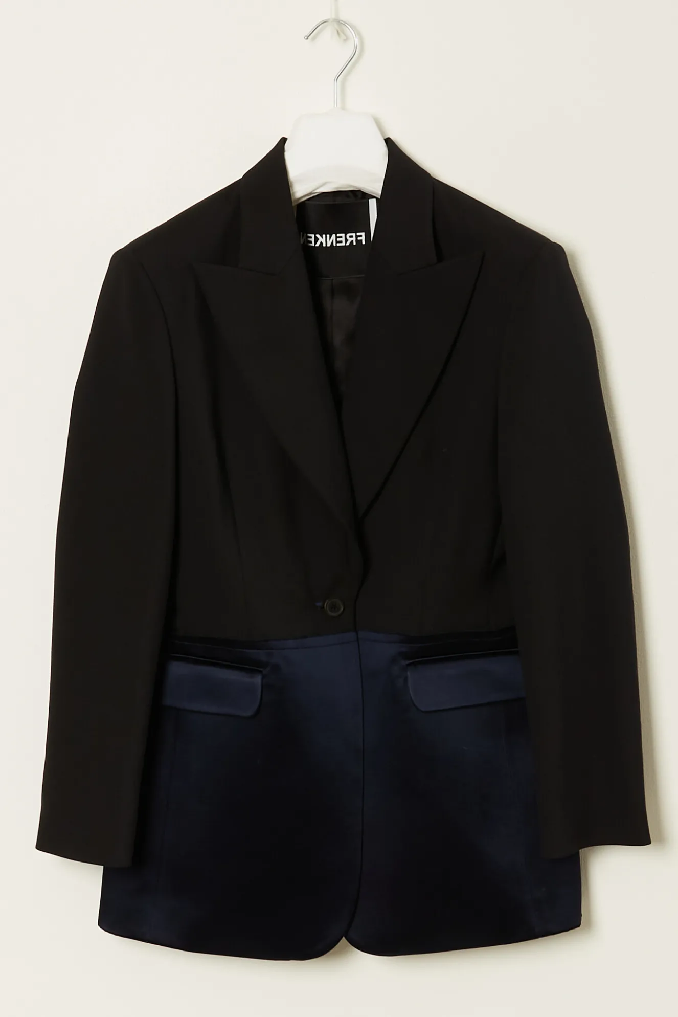 frenken_case_waisted_fabr_0.webp Frenken Case waisted 2fabrics jacket
