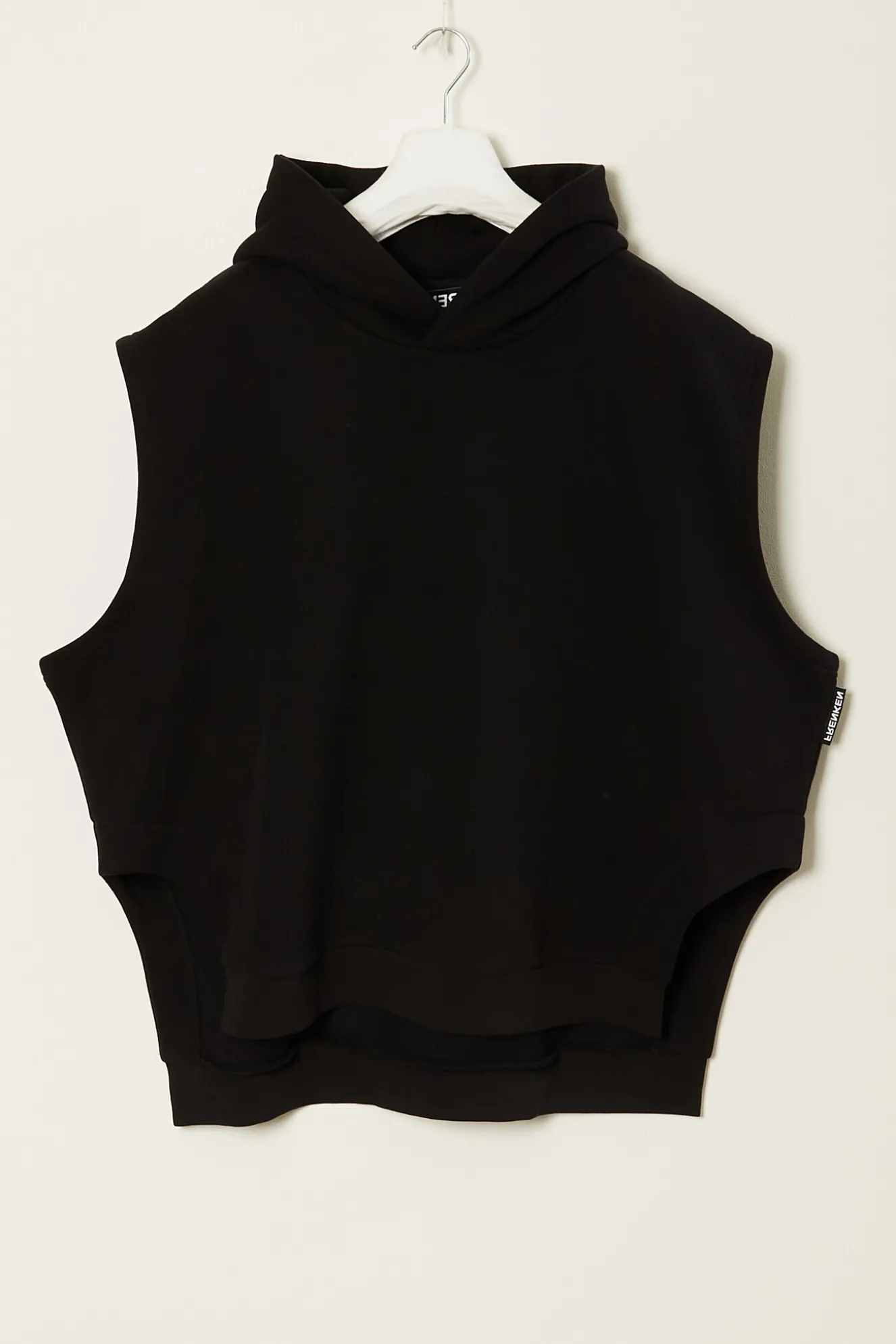 frenken_hood_bog_sleevles_0.webp Frenken Hood bog sleevless jumper