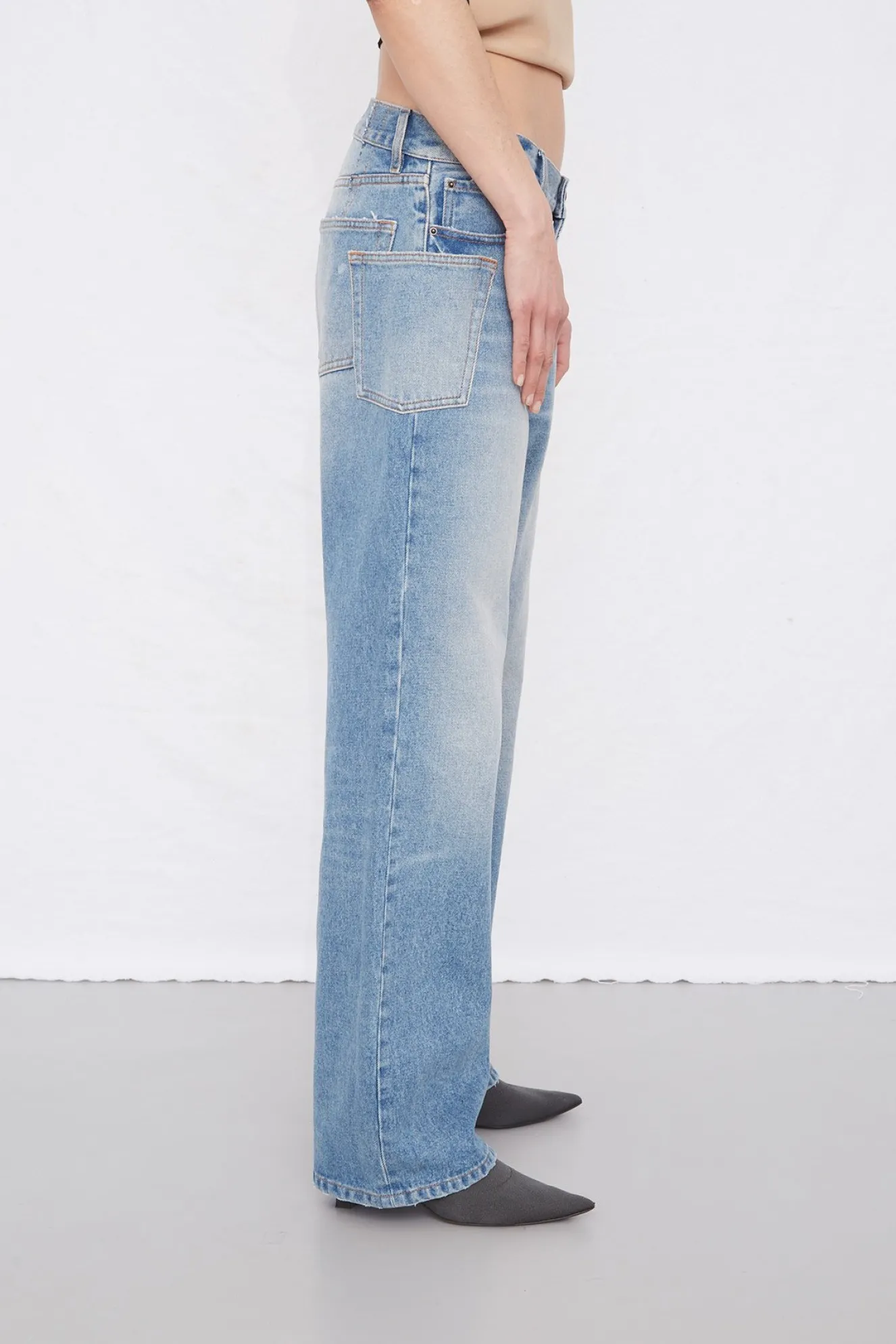gauchere_pocket_cut_out_j_6.webp Gauchere Pocket cut out jeans.