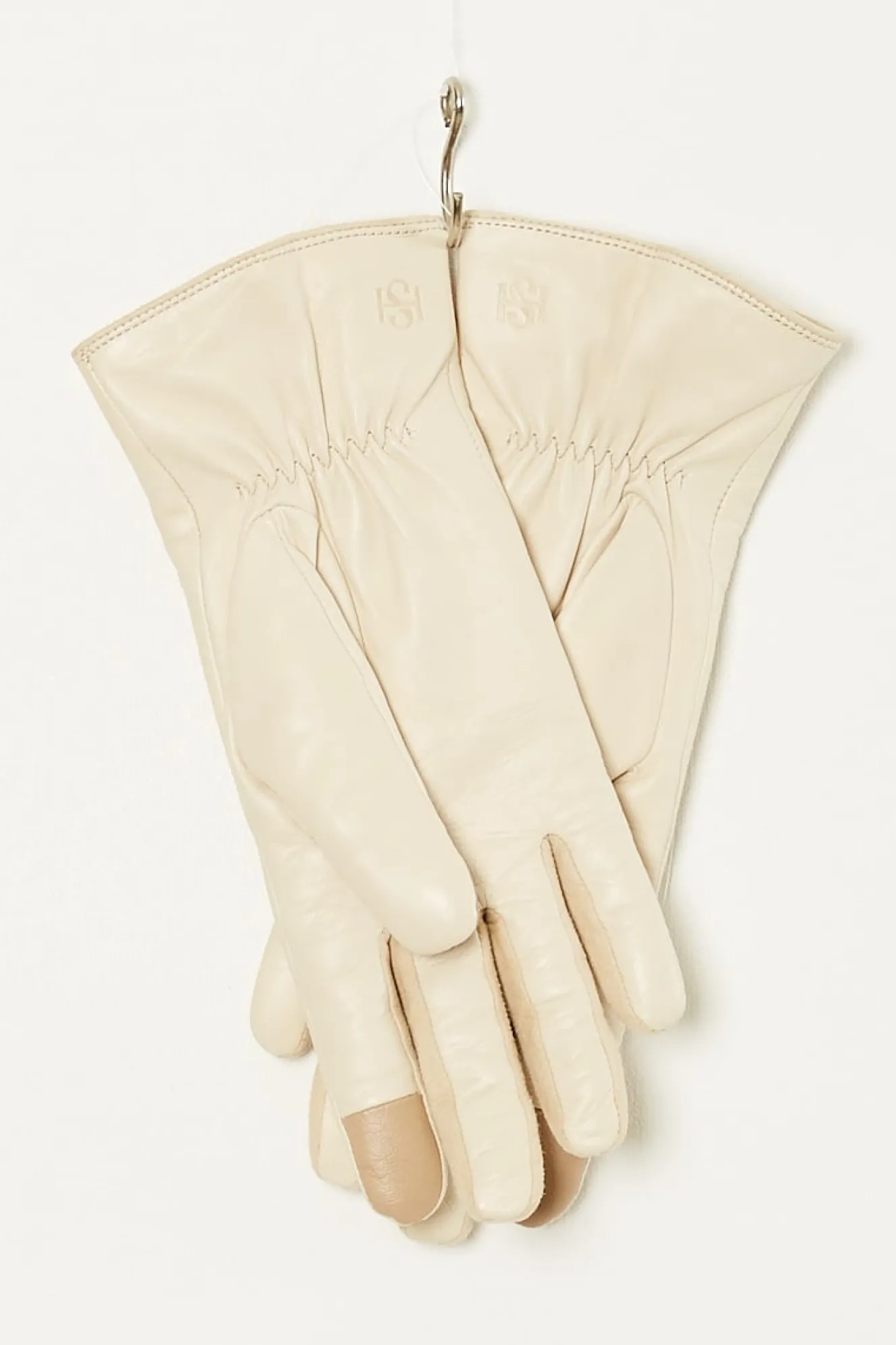 handsome_essentials_leath_0.webp handsome Essentials leather gloves