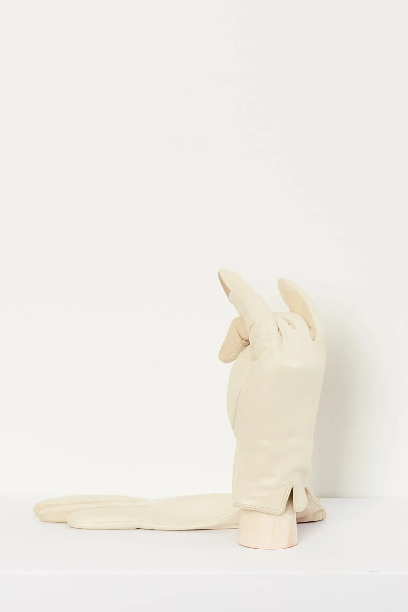 handsome_essentials_leath_1.webp handsome Essentials leather gloves