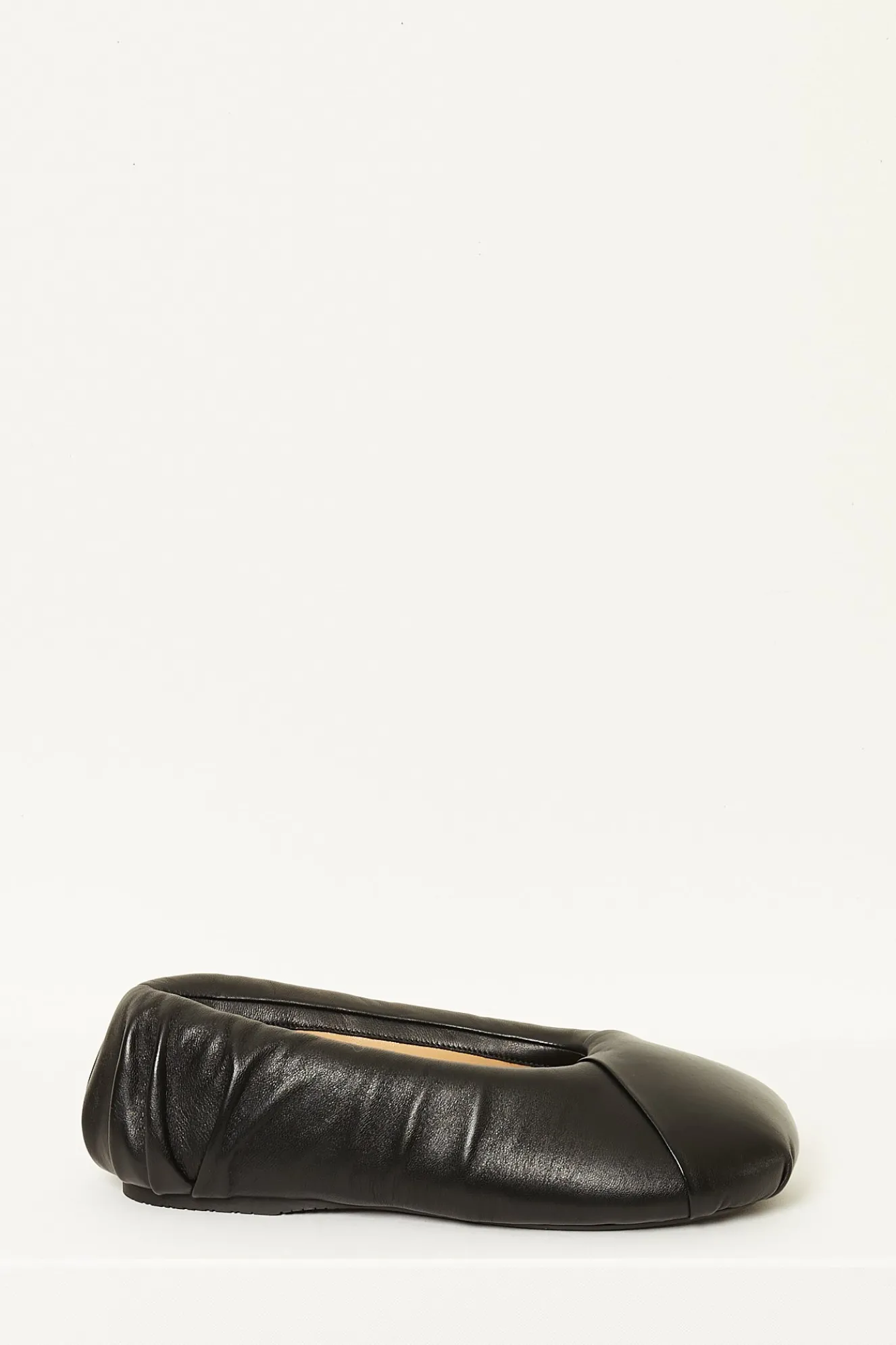 jw_anderson_puffy_balleri_0.webp JW ANDERSON Puffy ballerina