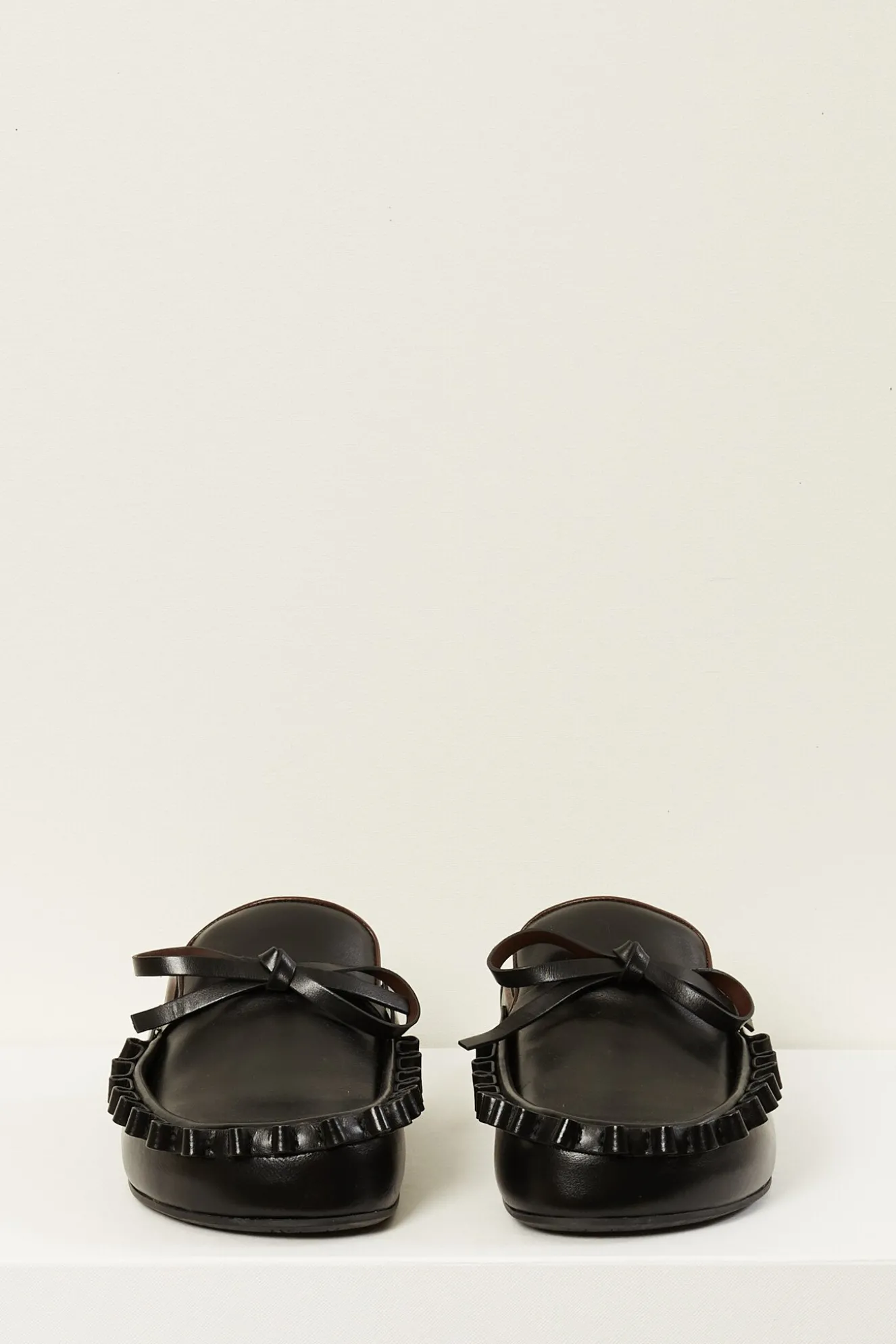 jw_anderson_ruffle_loafer_0.webp JW ANDERSON Ruffle loafer