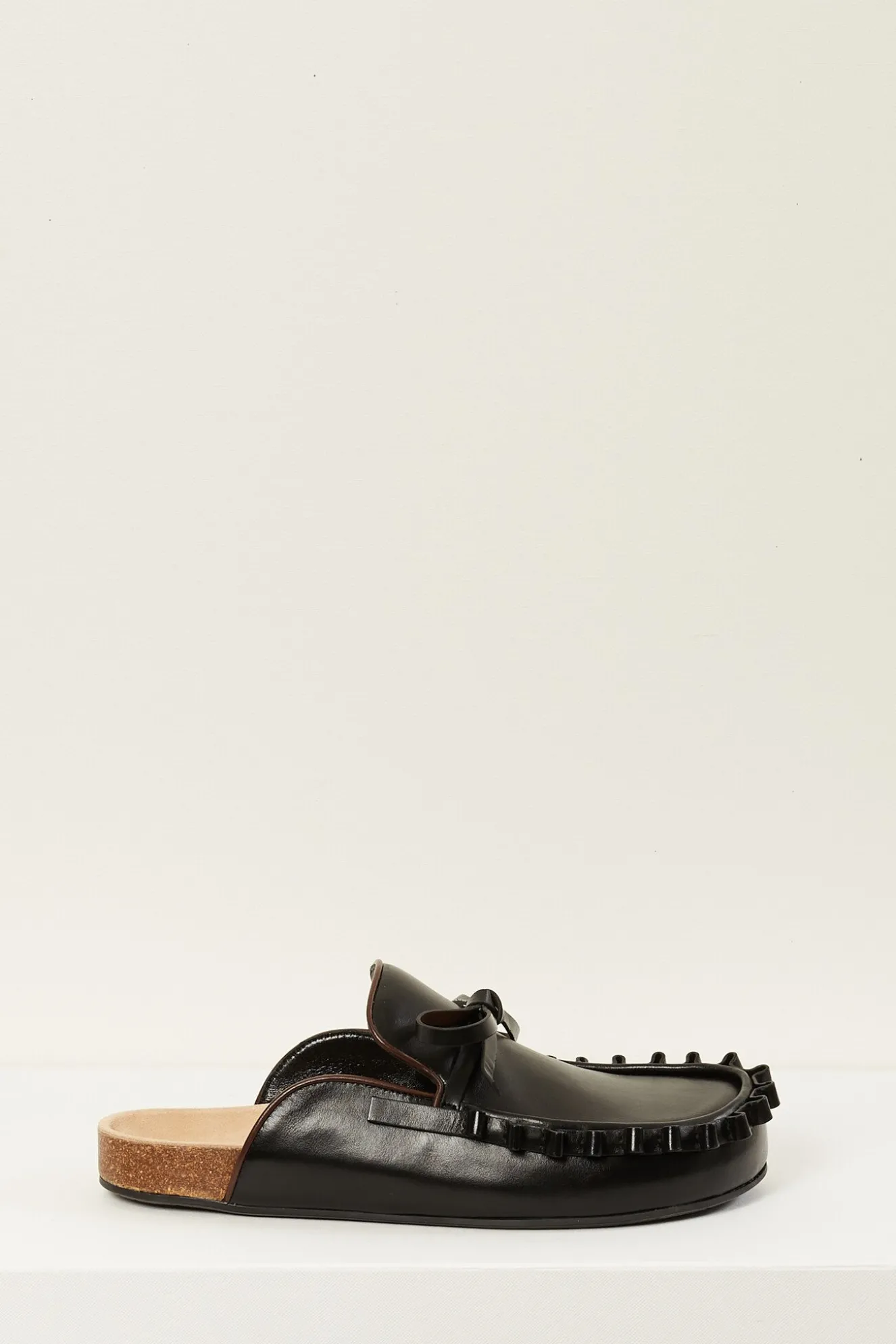 jw_anderson_ruffle_loafer_1.webp JW ANDERSON Ruffle loafer