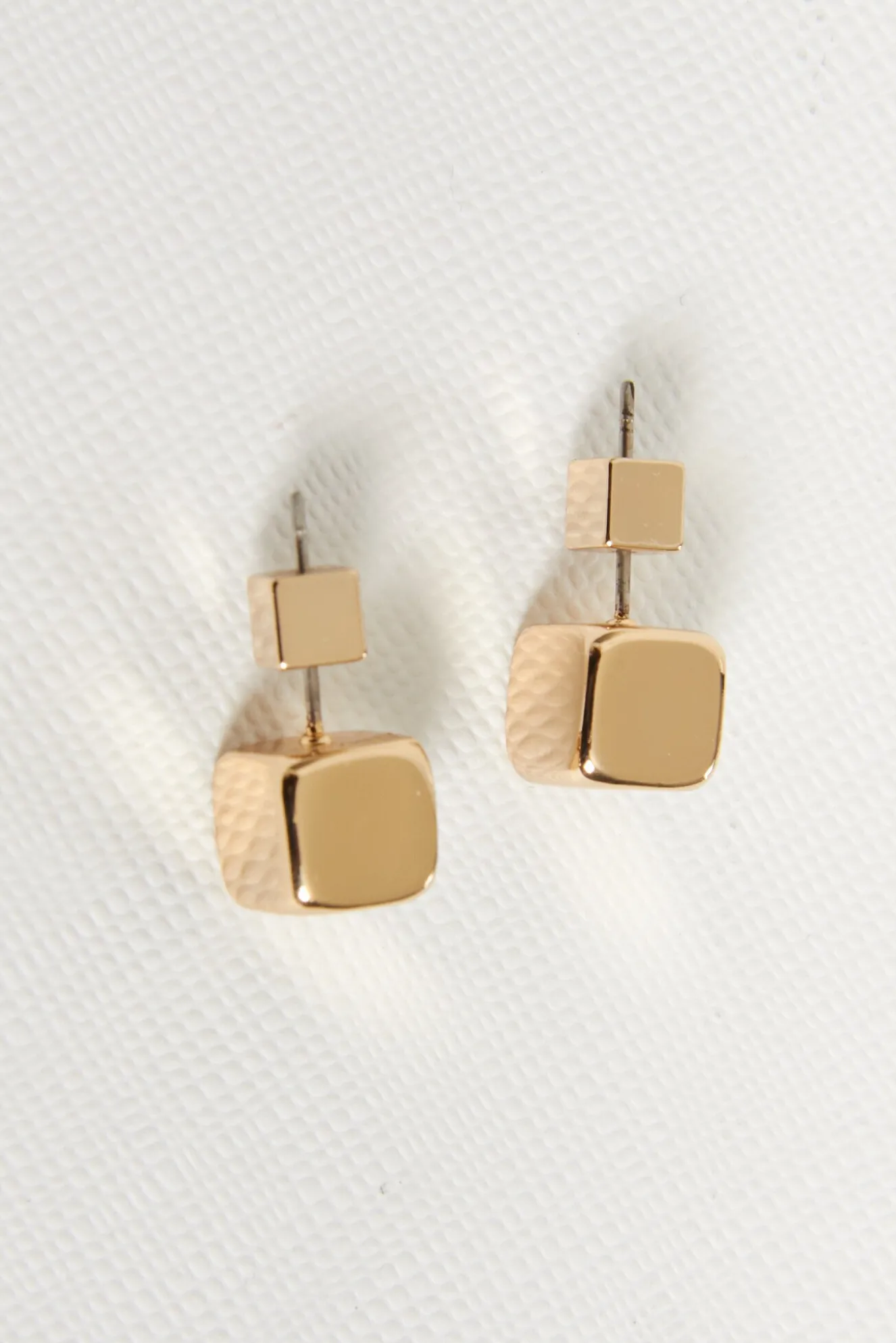 lemaire_abacus_earring_go_5.webp Lemaire Abacus earring gold