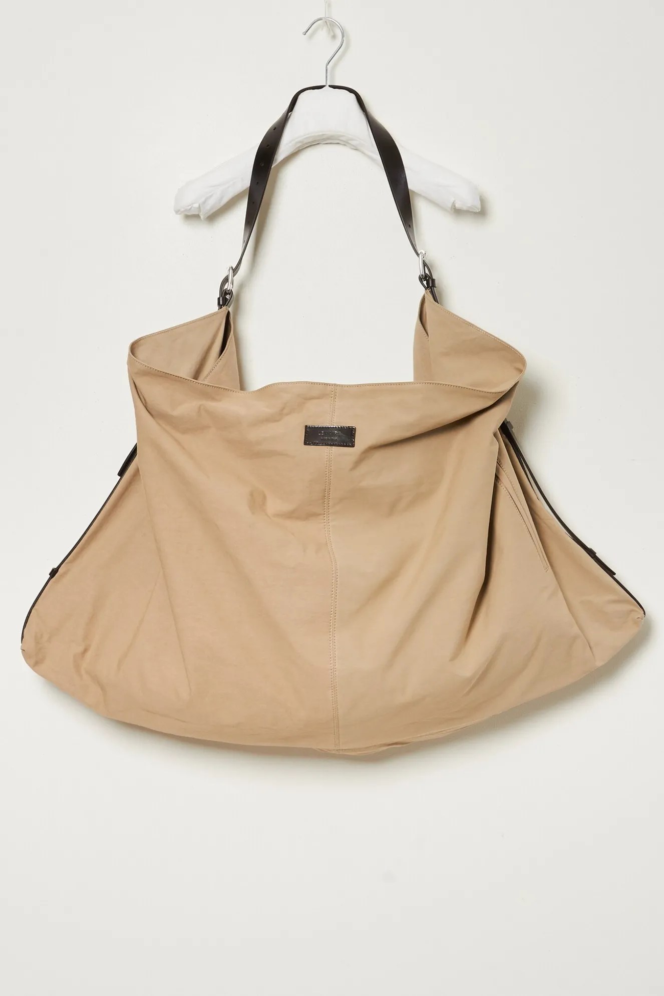 lemaire_flag_hobo_bag_1-1.webp Lemaire Flag hobo bag