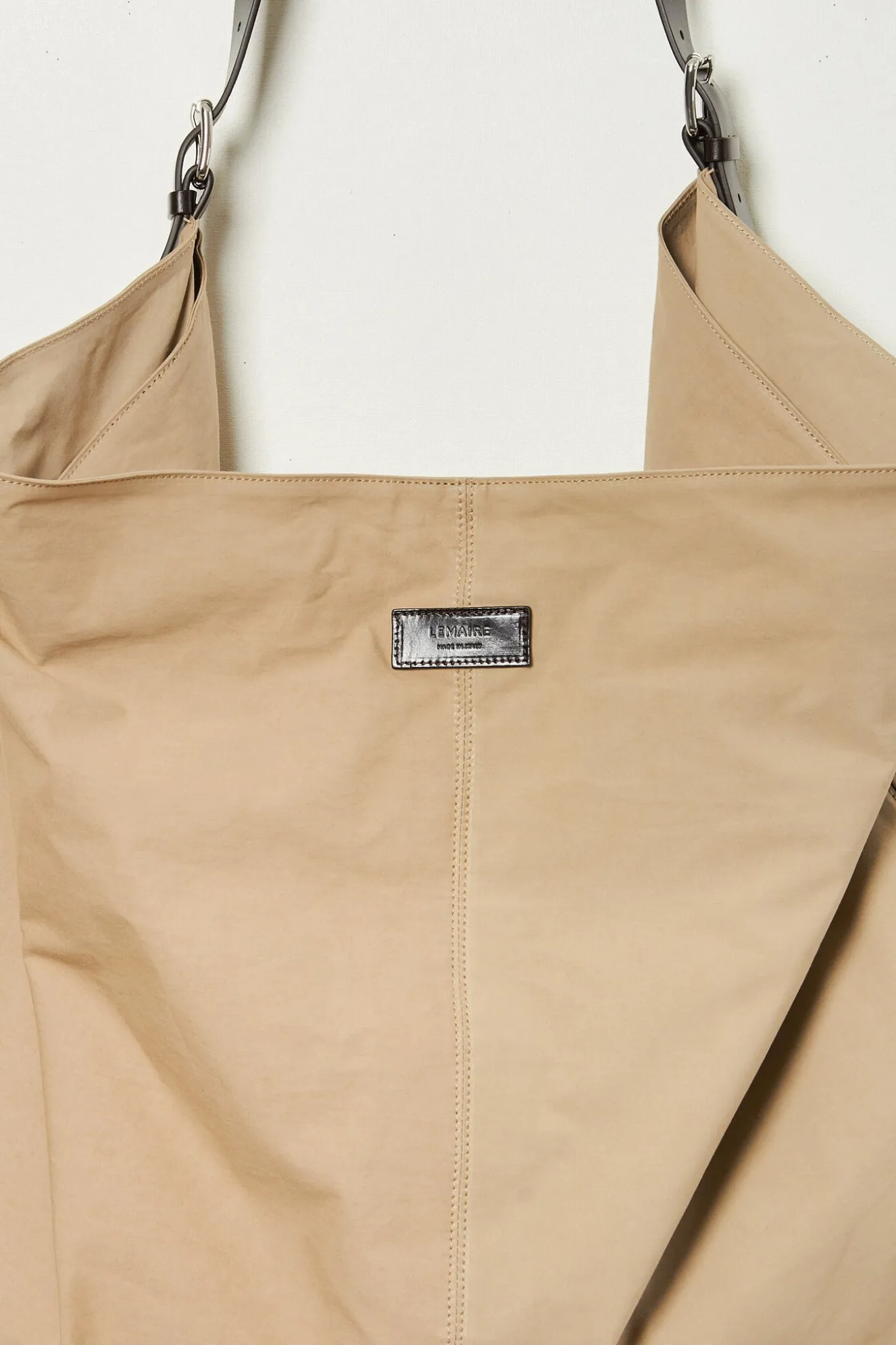 lemaire_flag_hobo_bag_2.webp Lemaire Flag hobo bag