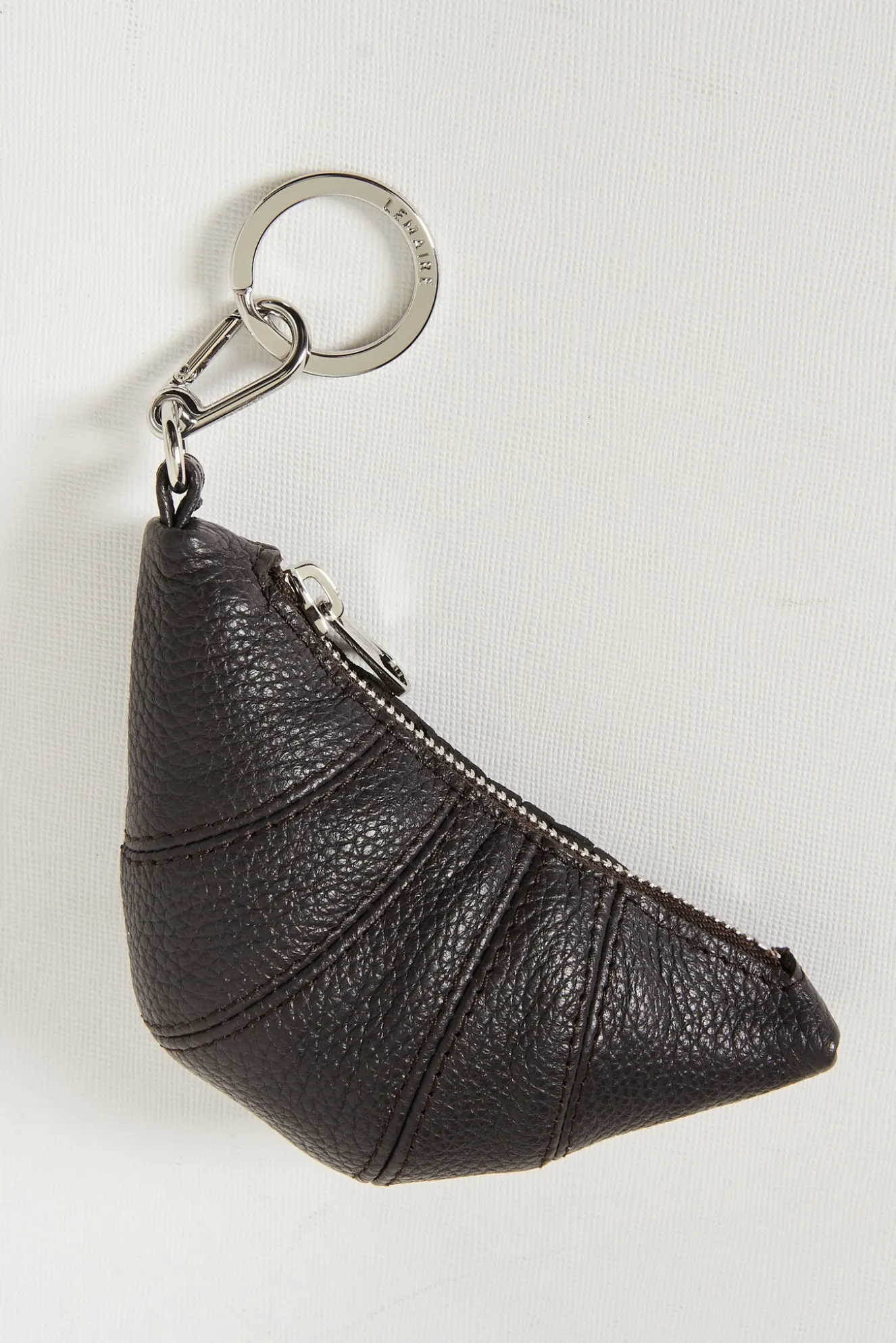 lemaire_mini_croissant_ke_1.webp Lemaire Mini croissant keyring