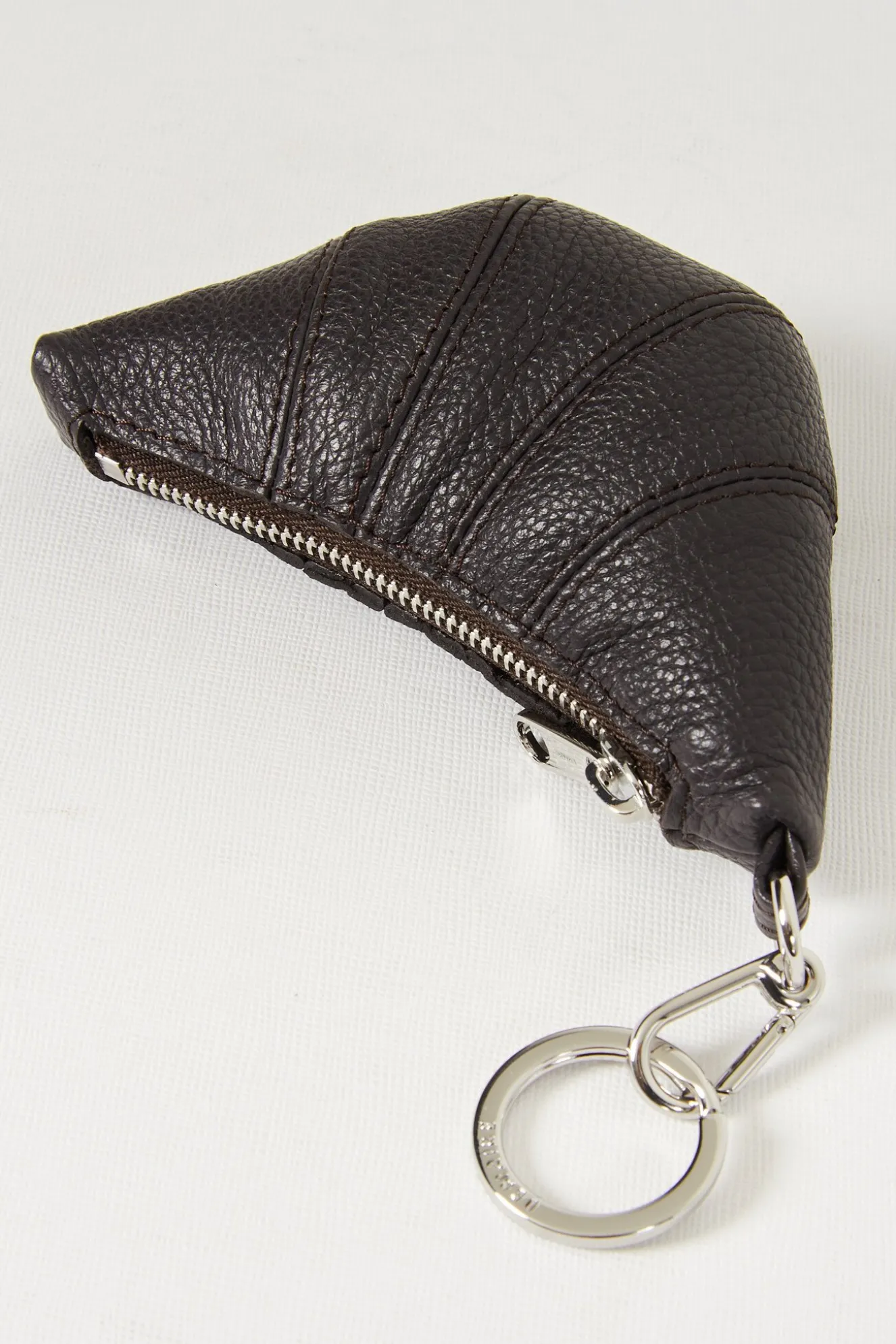 lemaire_mini_croissant_ke_2.webp Lemaire Mini croissant keyring