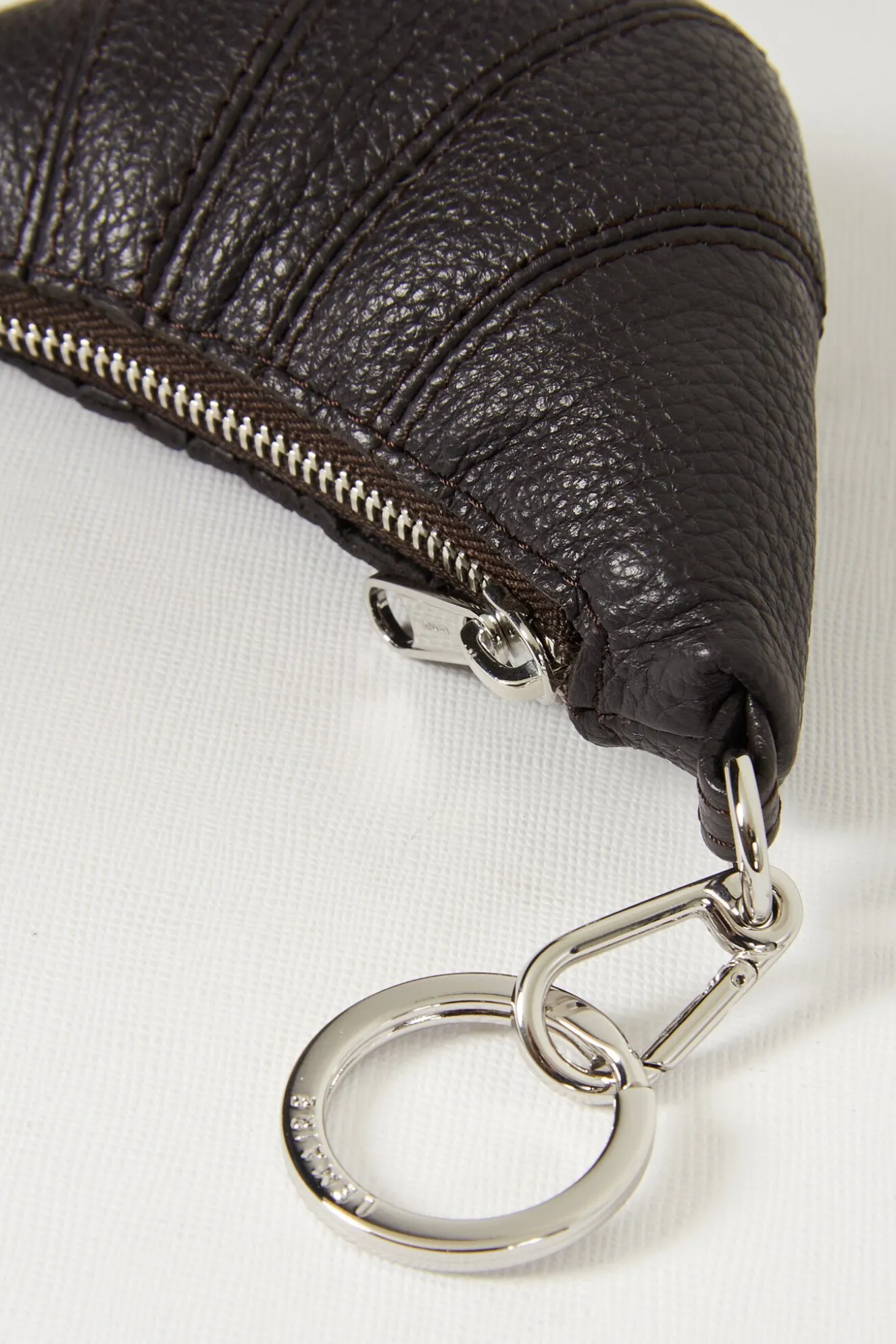 lemaire_mini_croissant_ke_7.webp Lemaire Mini croissant keyring