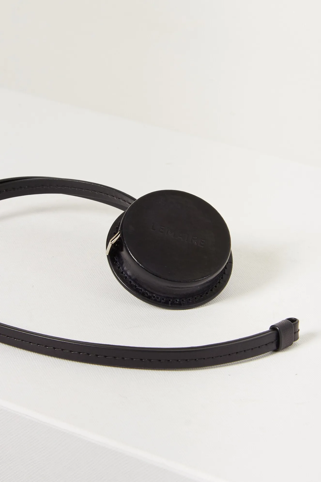 lemaire_molded_tape_neckl_4.webp Lemaire Molded tape necklace