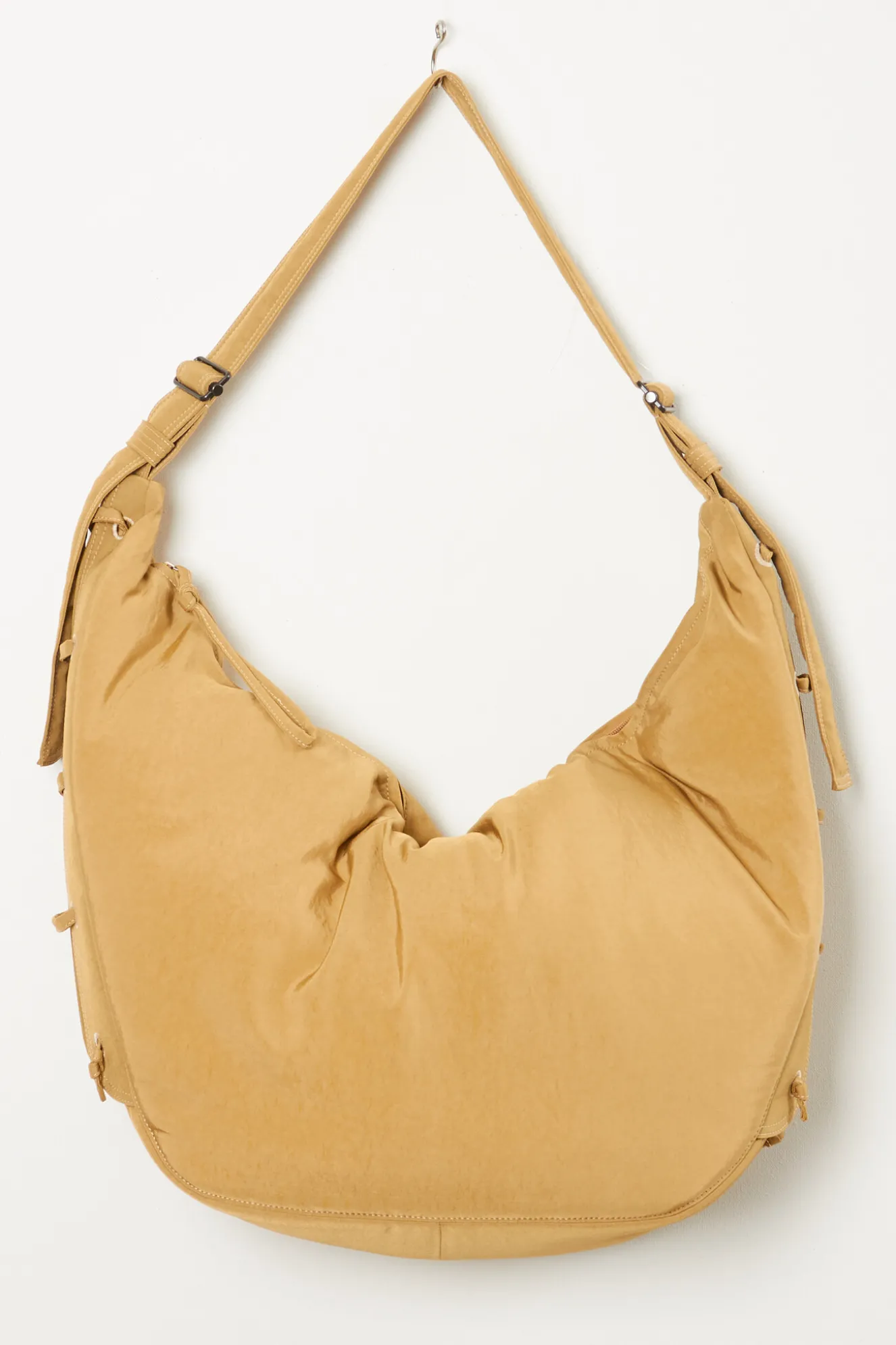 lemaire_soft_game_bag_1.webp Lemaire Soft game bag