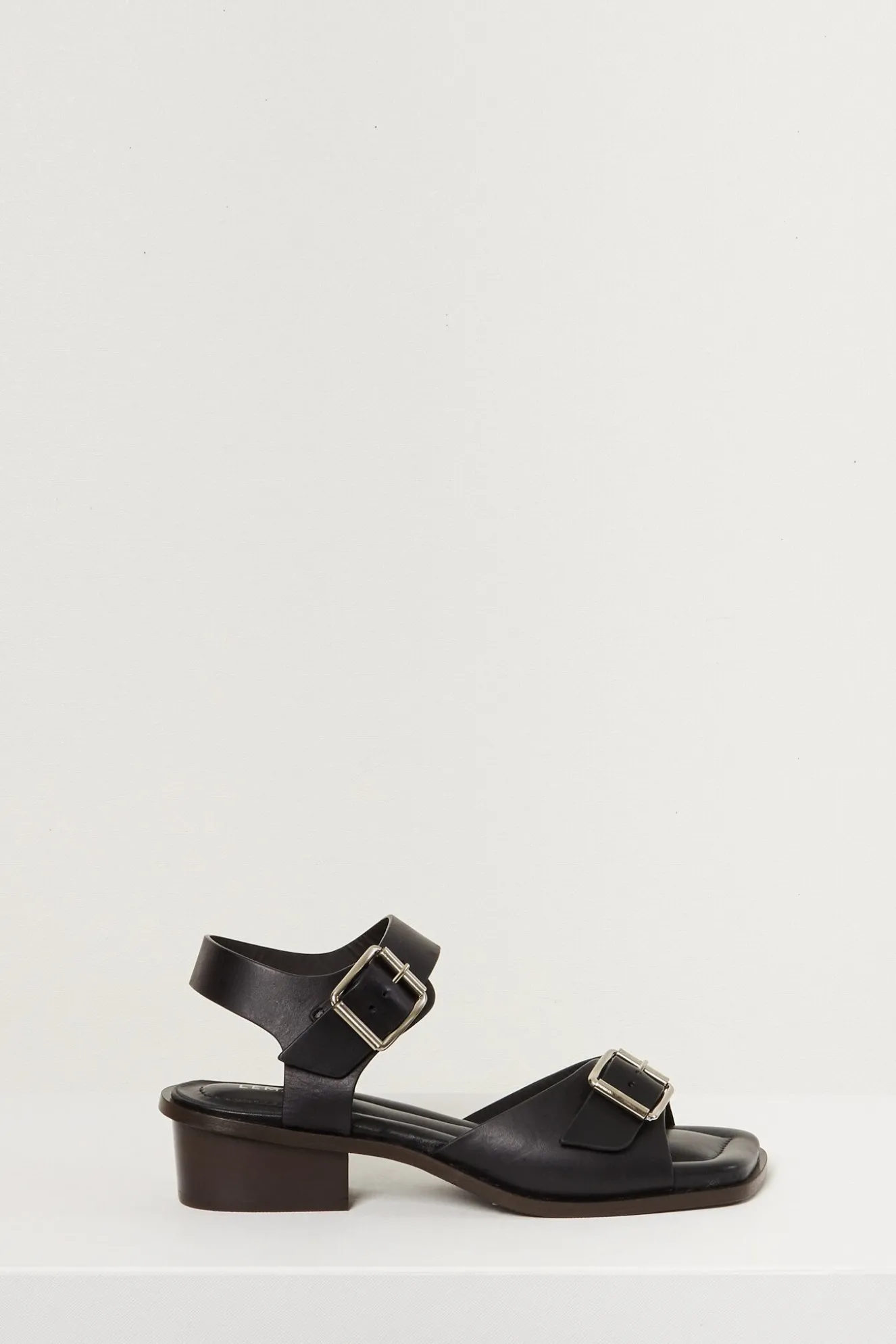 lemaire_square_heeled_san_0.webp Lemaire Square heeled sandals 35