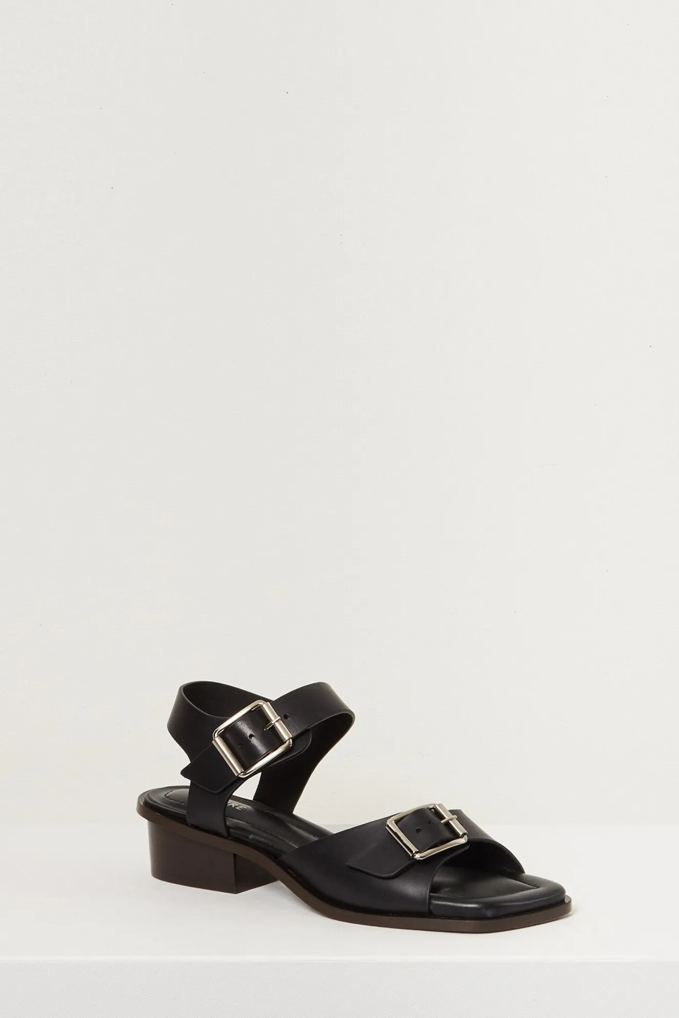 lemaire_square_heeled_san_1.webp Lemaire Square heeled sandals 35