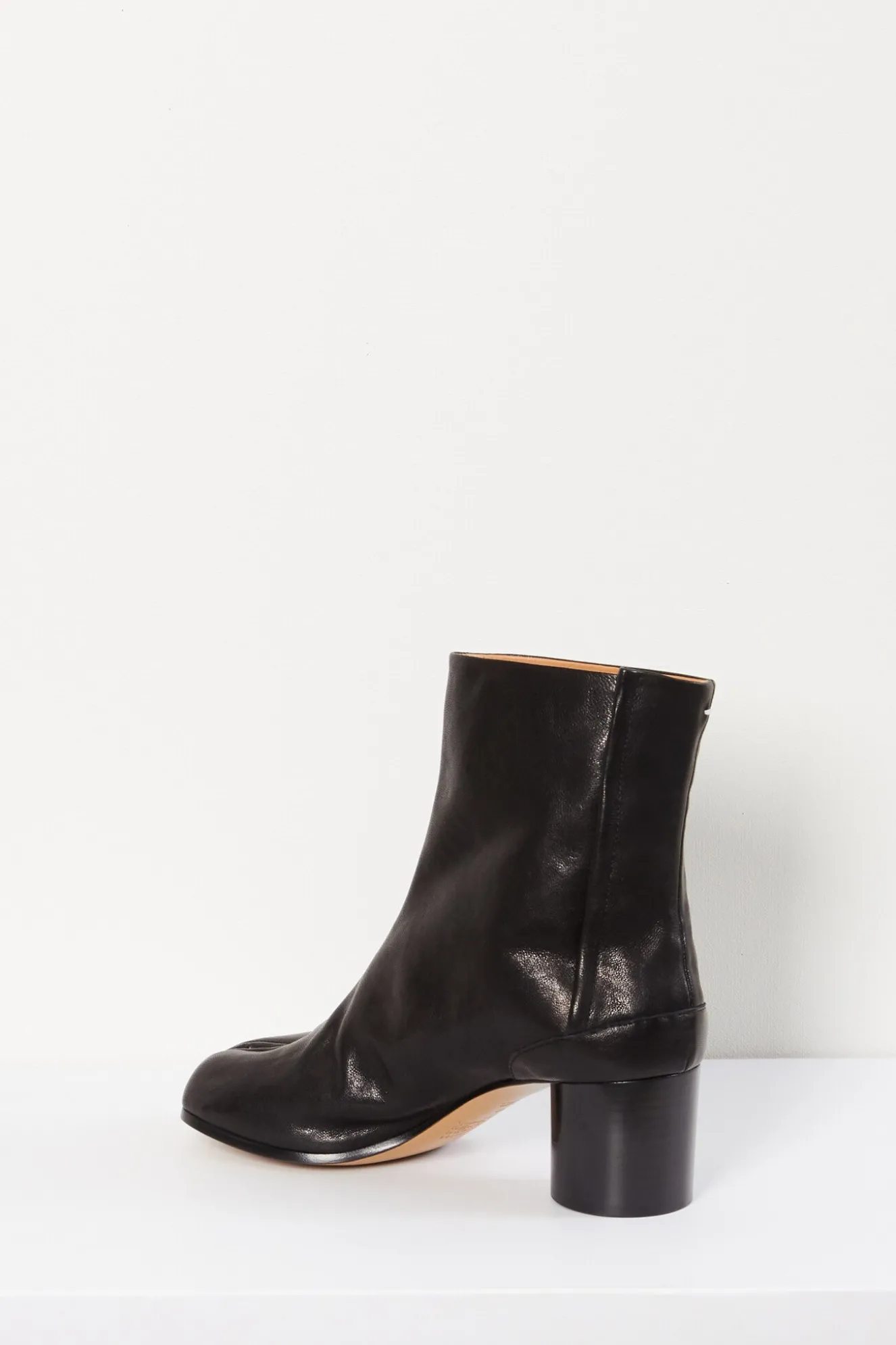 maison_margiela_tabi_ankl_2.webp Maison Margiela Tabi ankle boots