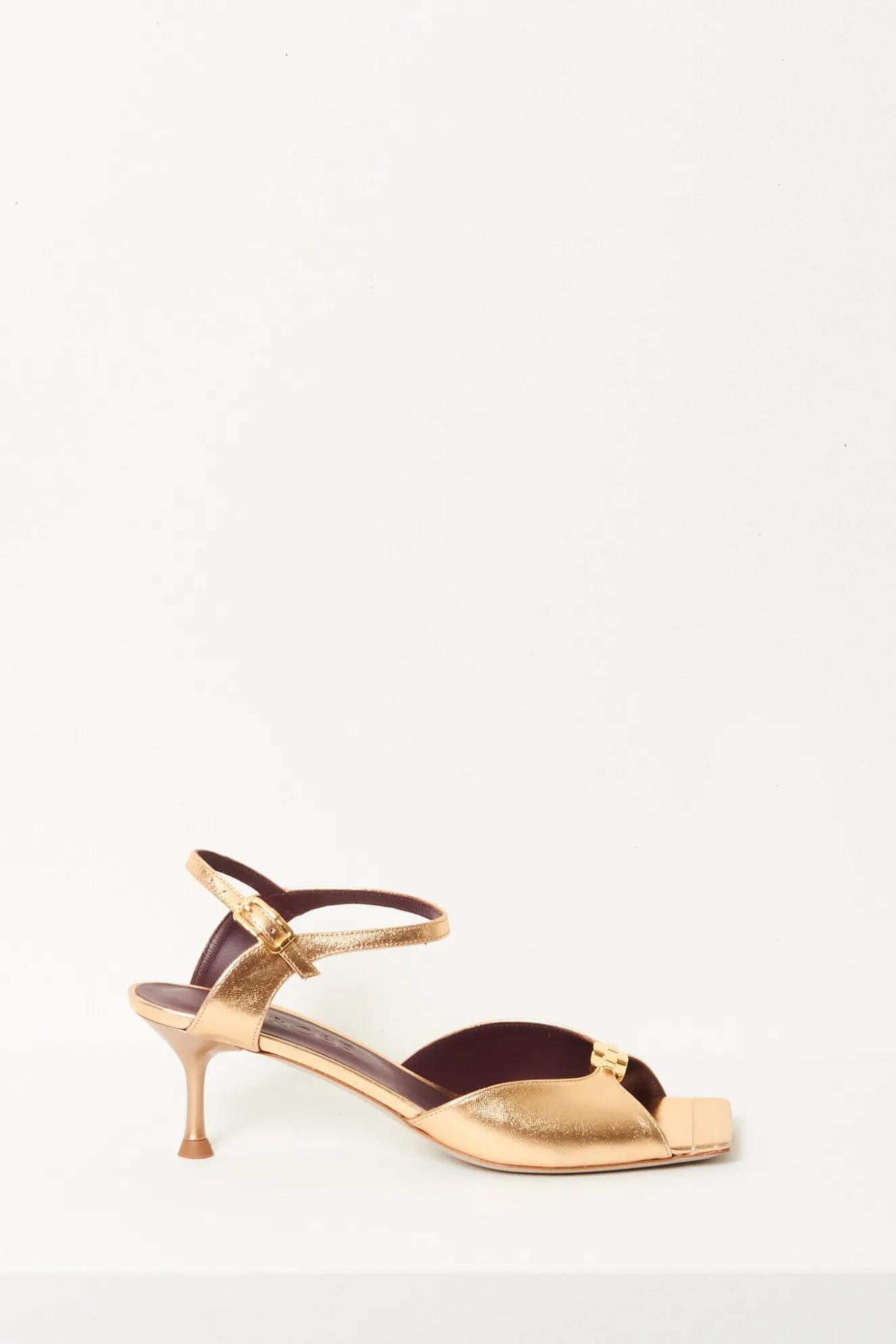 morob_grace_logo__sandals_0.webp Morobé Grace logo 94 sandals