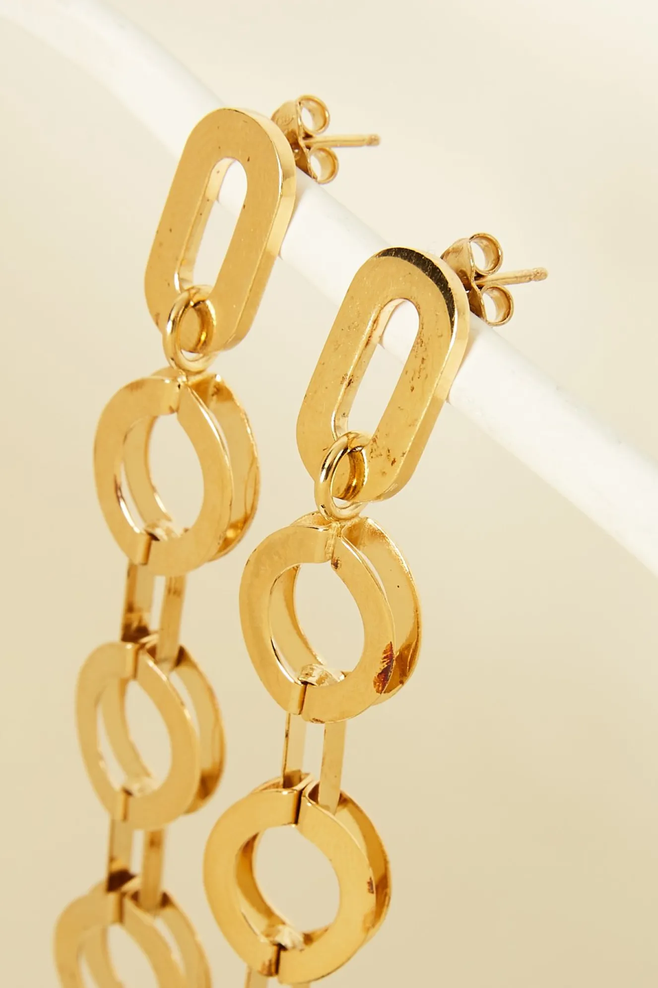 studio_collect_wavy_state_1.webp Studio Collect Wavy statement earrings