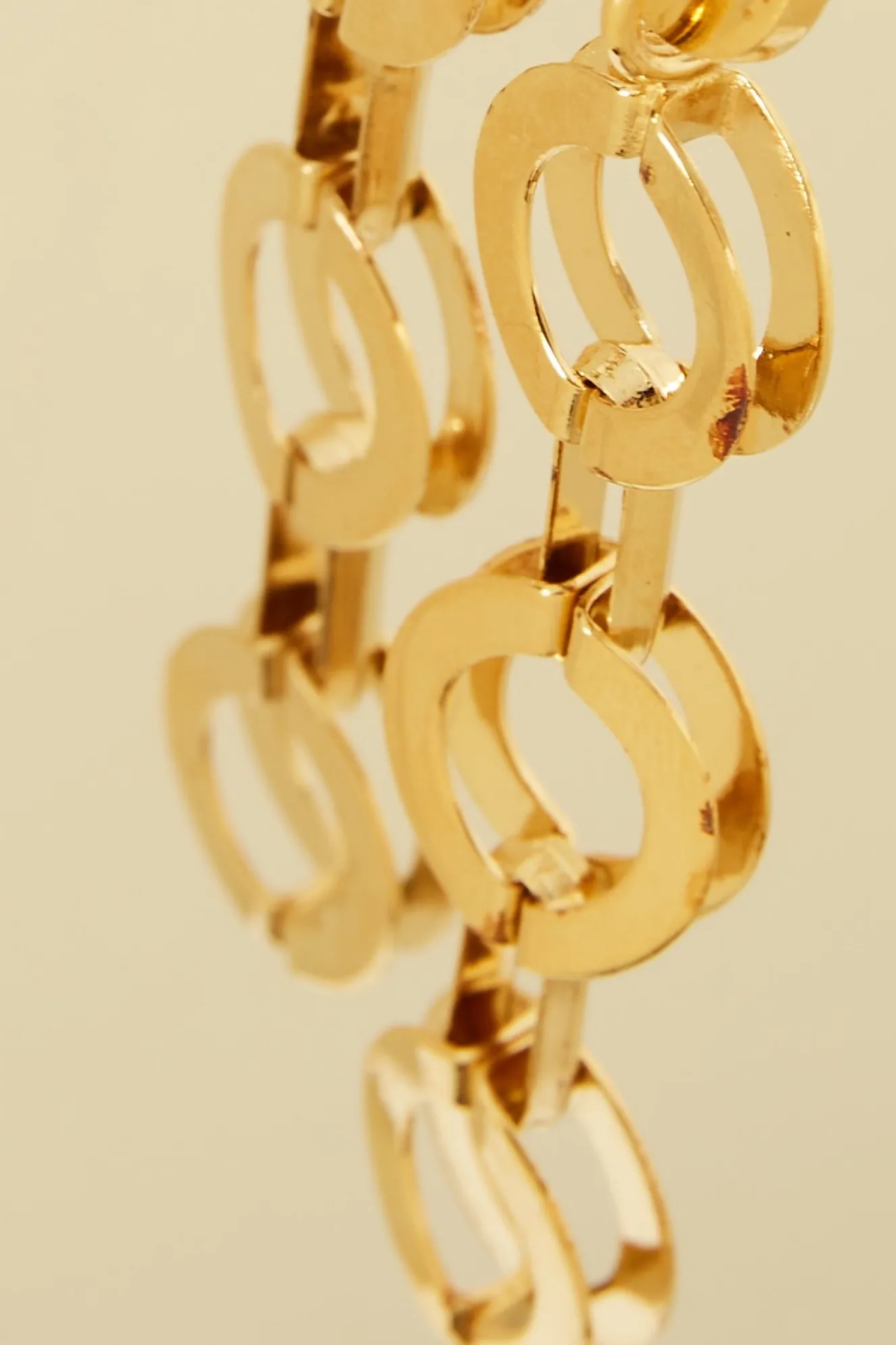 studio_collect_wavy_state_3.webp Studio Collect Wavy statement earrings