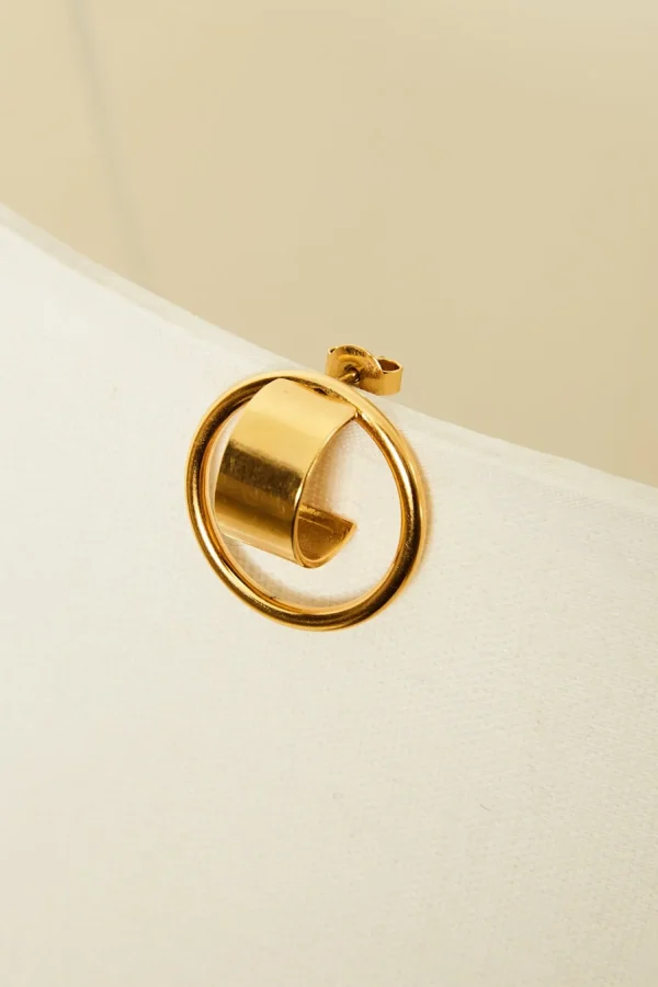 The Boyscouts atlas earring single.
