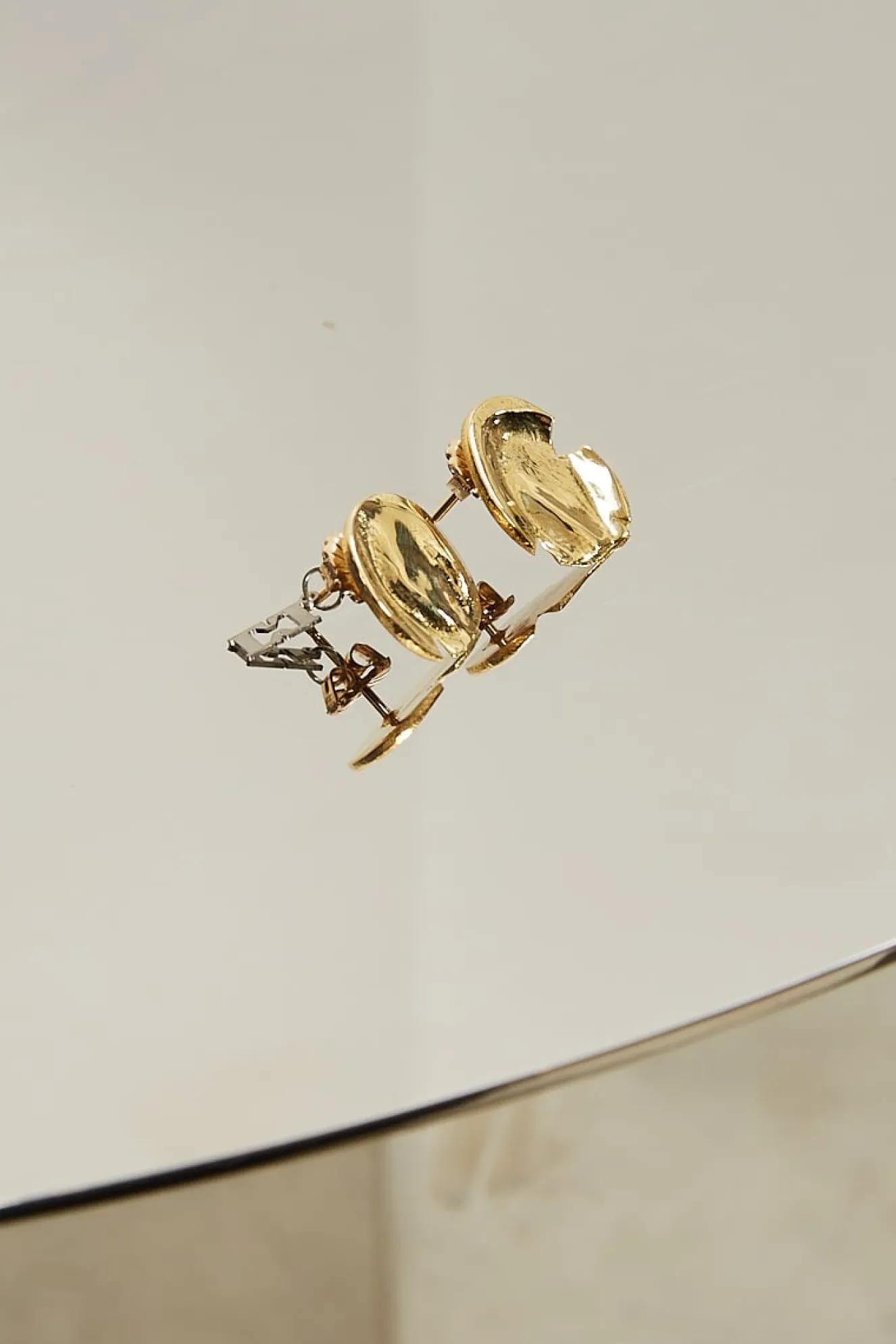 tweek_olong_round_k_earri_2.webp Tweek Olong round 24k earrings