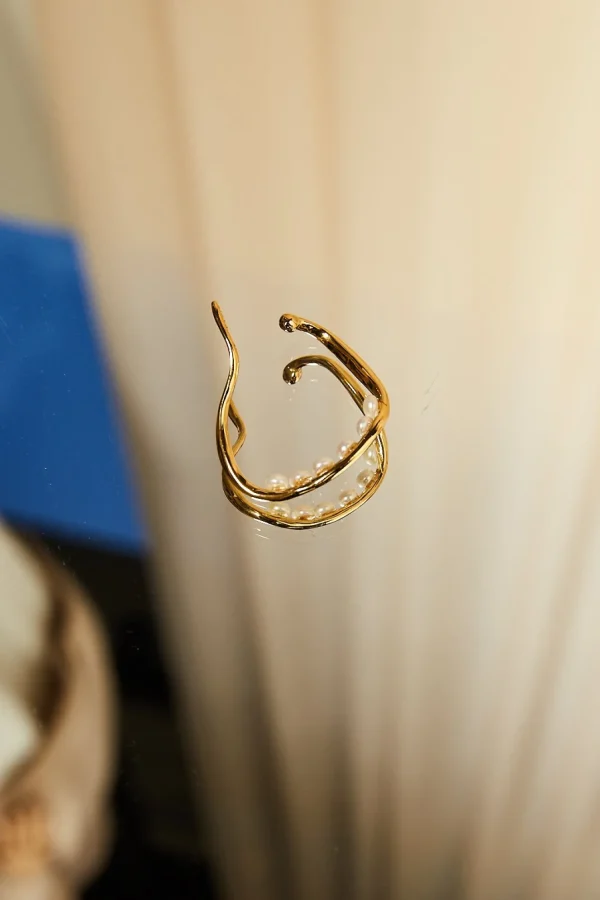 Vero Perla ear cuff single gold plated
